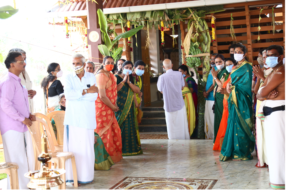 Weekly Trips & Temple Tours